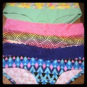 🌺3 pair bundle🌺VS PINK panties bundle